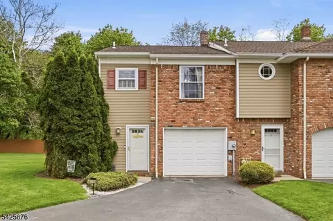 15 Dena Dr, Wanaque, NJ 07465
