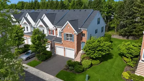 330 Winthrop Dr #303, Nutley, NJ 07110