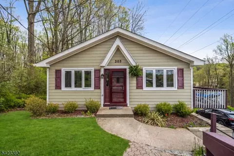 205 Old Center Grove Rd, Randolph, NJ 07869