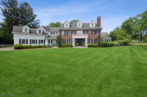 4 Canfield Ter, Morristown, NJ 07960