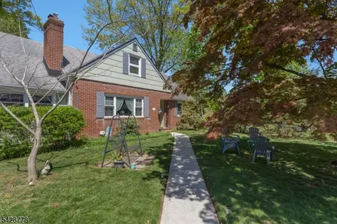 246 4th St, Dunellen, NJ 08812