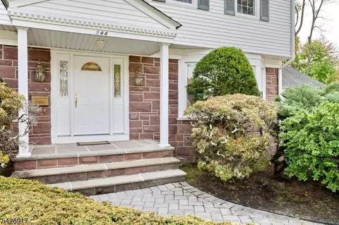 544 Hague Ct, Oradell, NJ 07649