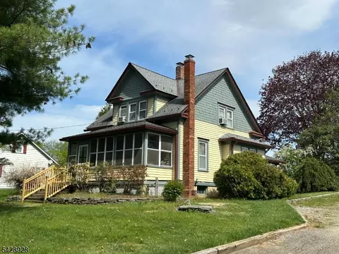 13 Cemetery Rd, Great Meadows, NJ 07838