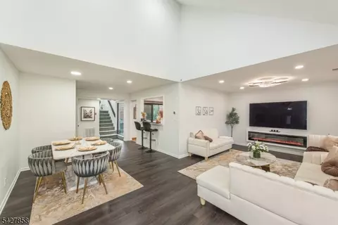 1 Yacenda Dr # B, Morris Plains, NJ 07950