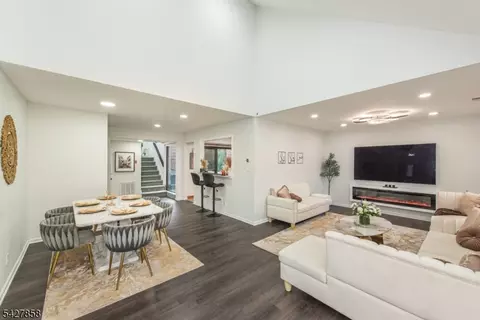 1 Yacenda Dr # B, Morris Plains, NJ 07950
