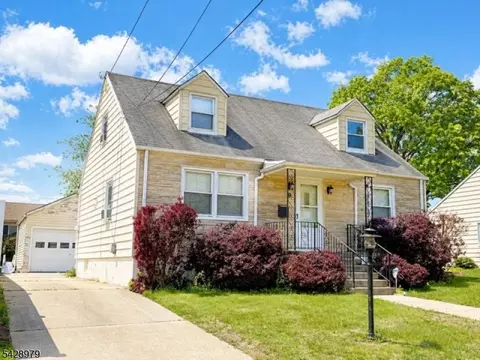8 Blake Ave, Somerset, NJ 08873
