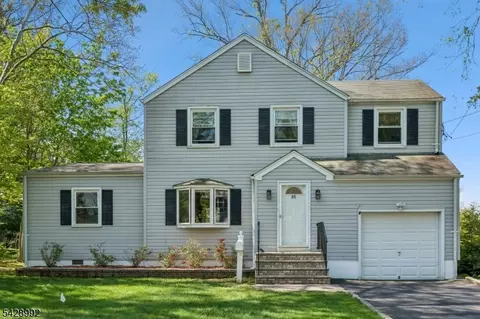 85 Irving Ave, Livingston, NJ 07039
