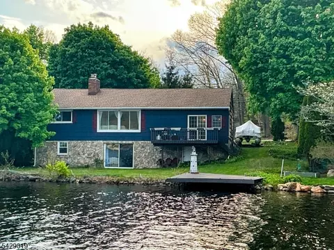 9 Duck Point Trl, Wharton, NJ 07885