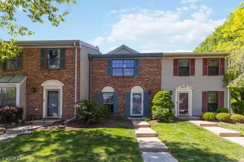 2 Daniel Dr, Franklin Park, NJ 08823