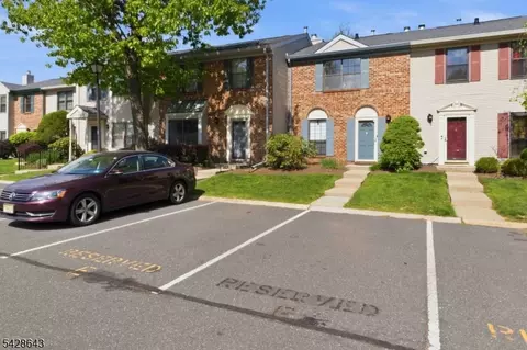 2 Daniel Dr, Franklin Park, NJ 08823