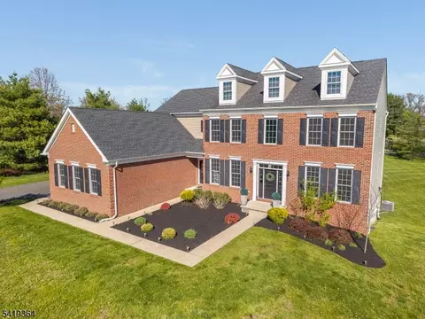 1 Belmont Ct, Pittstown, NJ 08867