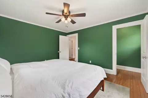 Bedroom - 349 Union Ave, Middlesex, NJ 08846 photo 2 of 4
