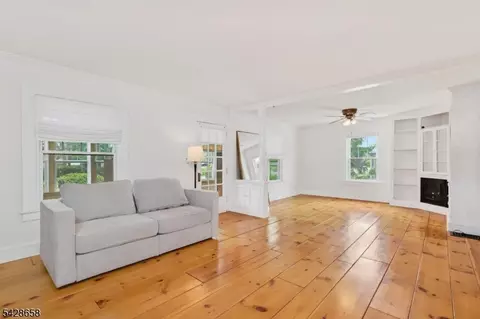 Living - 349 Union Ave, Middlesex, NJ 08846 photo 2 of 2
