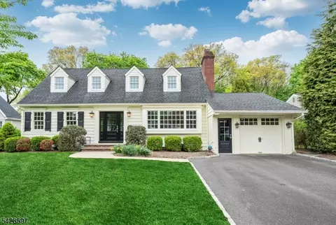 267 Merlin Pl, Wyckoff, NJ 07481