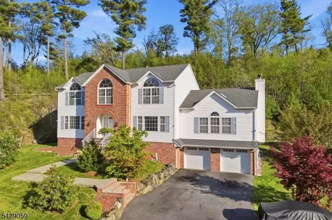 107 Continental Rd, West Milford, NJ 07480