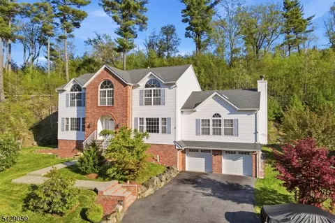 107 Continental Rd, West Milford, NJ 07480