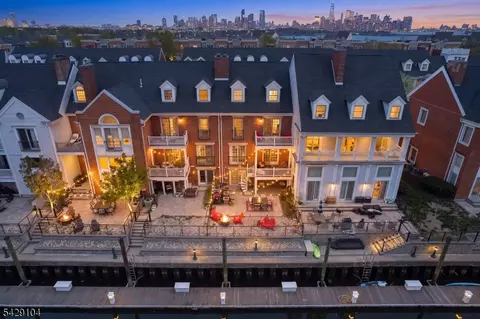 26 Half Moon Isle, Jersey City, NJ 07305