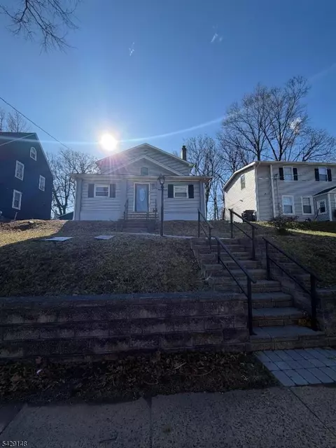 835 Dixie Ln, Plainfield, NJ 07062
