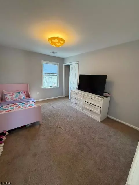 Bedroom - 835 Dixie Ln, Plainfield, NJ 07062 photo 3 of 9