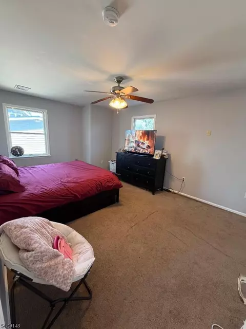 Bedroom - 835 Dixie Ln, Plainfield, NJ 07062 photo 2 of 9
