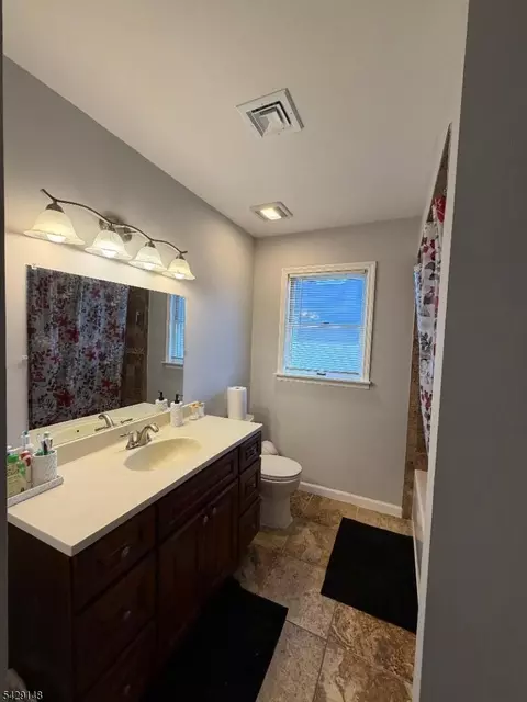 Bath - 835 Dixie Ln, Plainfield, NJ 07062 photo 1 of 3