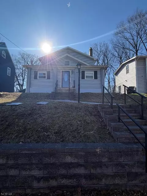 Exterior - 835 Dixie Ln, Plainfield, NJ 07062 photo 2 of 3