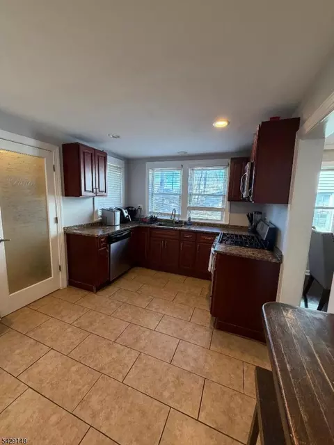 Kitchen - 835 Dixie Ln, Plainfield, NJ 07062 photo 2 of 2