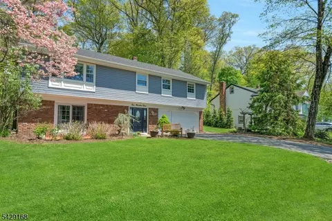 109 Malcolm Rd, Mahwah, NJ 07430