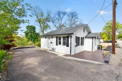 43 Nakomis Path, Lincoln Park, NJ 07035