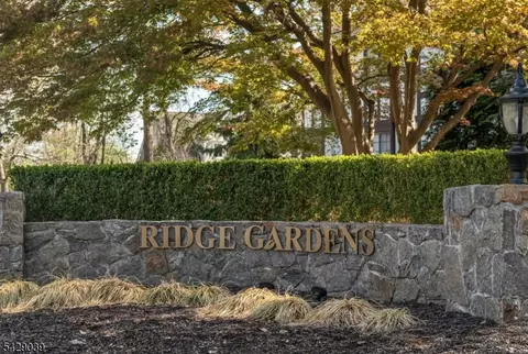 3202 Stowe Ln, Mahwah, NJ 07430
