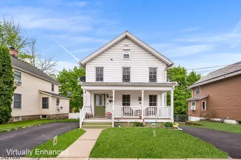 28 Clinton St, Newton, NJ 07860