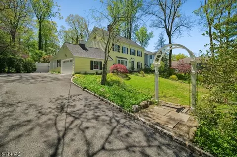 638 Mountain Ave, Berkeley Heights, NJ 07922