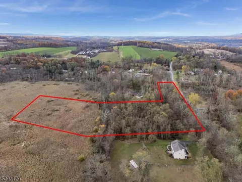 143 Vail Rd, Knowlton Twp, NJ 07832