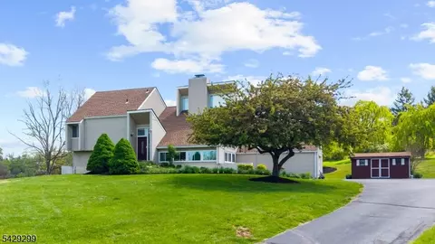 48 Van Lieus Rd, Ringoes, NJ 08551