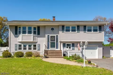 13 W Pkwy, Pequannock Twp, NJ 07440