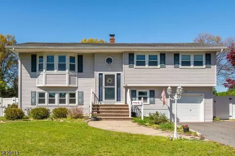 13 W Pkwy, Pequannock Twp, NJ 07440