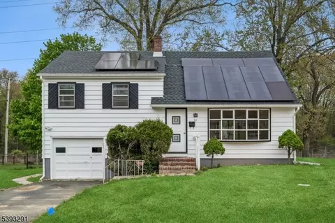 22 Alan Ln, Mine Hill, NJ 07803