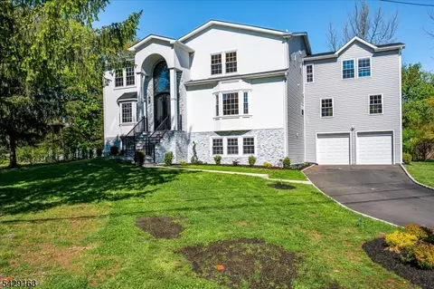 22 Mary Ellen Dr, Edison, NJ 08820