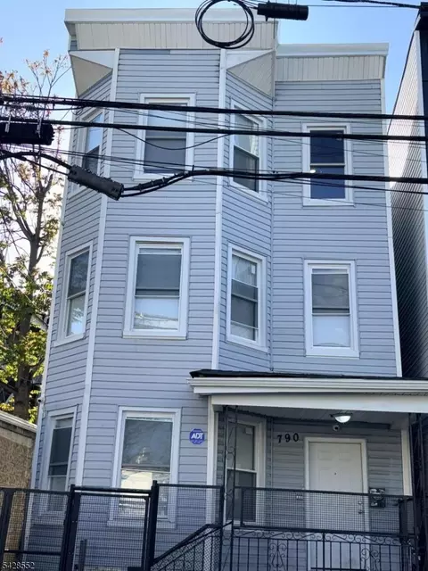 790 E 18th St, Paterson, NJ 07501