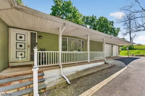 886 Old Chester Gladstone, Far Hills, NJ 07931