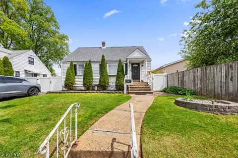 10 Hillcrest Ter, Linden, NJ 07036
