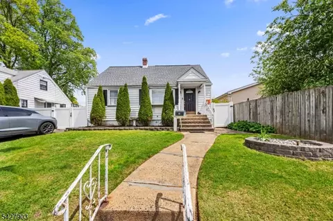10 Hillcrest Ter, Linden, NJ 07036