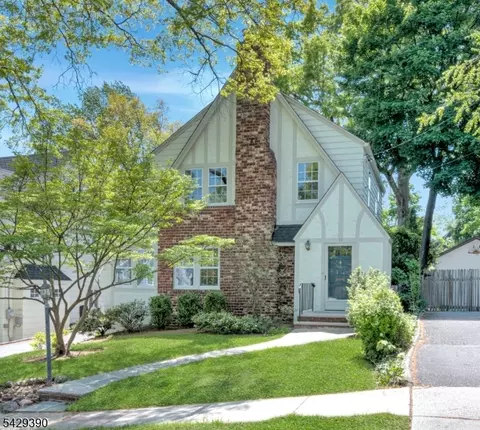 18 Evergreen Pl, Maplewood, NJ 07040