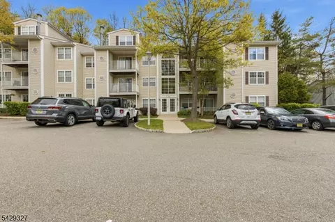 26 Brookside Ln #26, Mount Arlington, NJ 07856