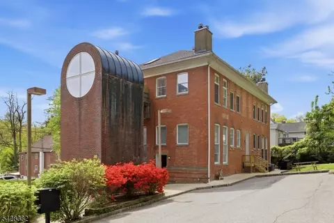 5 Center Ave #9, Morristown, NJ 07960