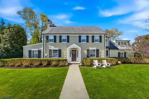 1061 Wychwood Rd, Westfield, NJ 07090