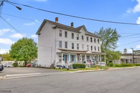 17 E Church St, Washington, NJ 07882