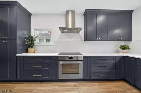 653 Ridgewood Ave, Bloomfield Twp, NJ 07003