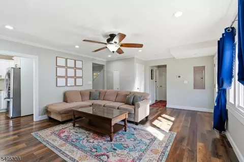 920 W Walnut Dr, Newton, NJ 07860
