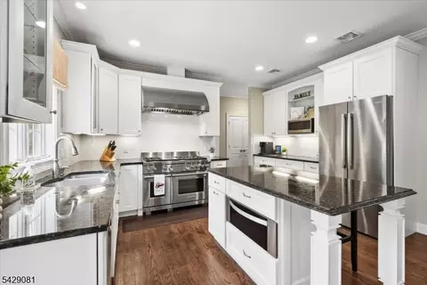 8 Forest Dr, Mendham, NJ 07945 photo 14